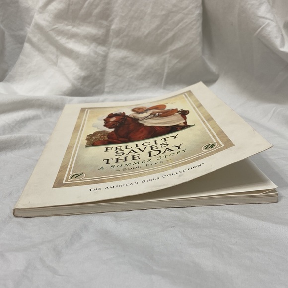 📚The American Girls Collection: Felicity Saves the Day, a Summer Story, Book 5. - Picture 14 of 16